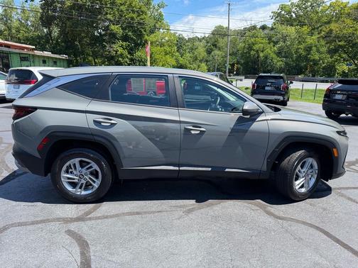 Hampton Gray 2026 Hyundai TUCSON SE