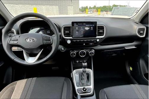 2025 Hyundai VENUE SEL