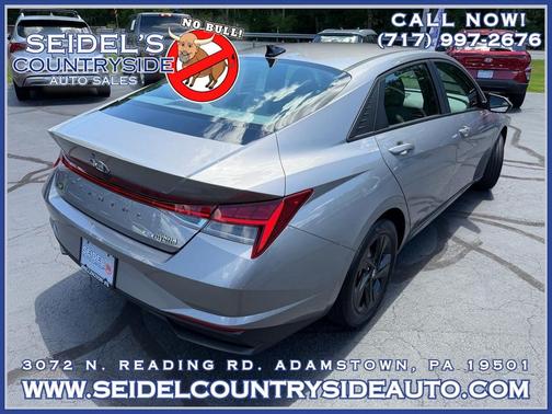 Fluid Metal 2023 Hyundai ELANTRA HEV Blue
