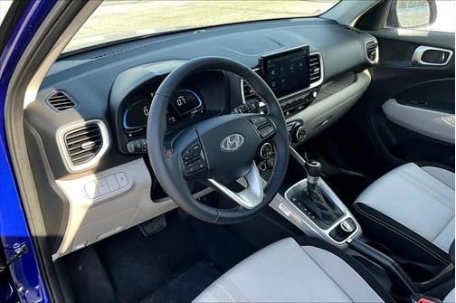 2025 Hyundai VENUE SEL