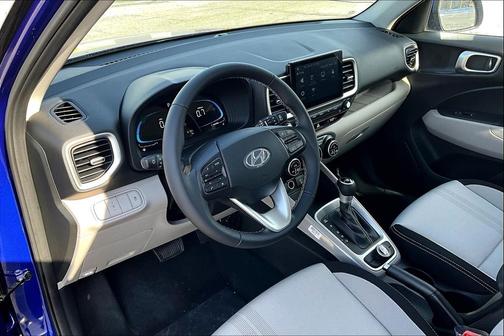 2025 Hyundai VENUE SEL
