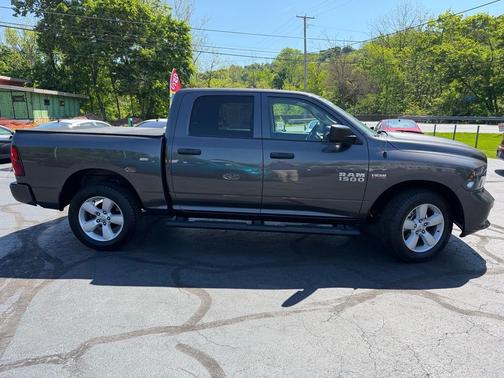 Granite Crystal Metallic Clearcoat 2016 RAM 1500 Tradesman/Express