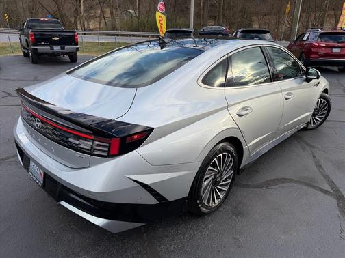 2024 Hyundai SONATA Hybrid Limited