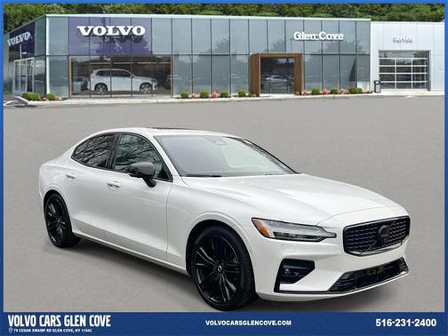 2024 Volvo S60 B5 Plus Black Edition