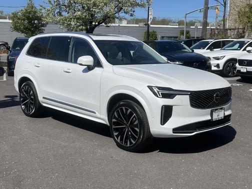Crystal White Pearl 2026 Volvo XC90 B6 Ultra 7-Seater