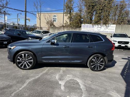 2023 Volvo XC60 B6 Ultimate Bright Theme