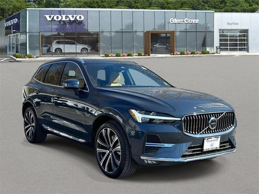 2023 Volvo XC60 B6 Ultimate Bright Theme