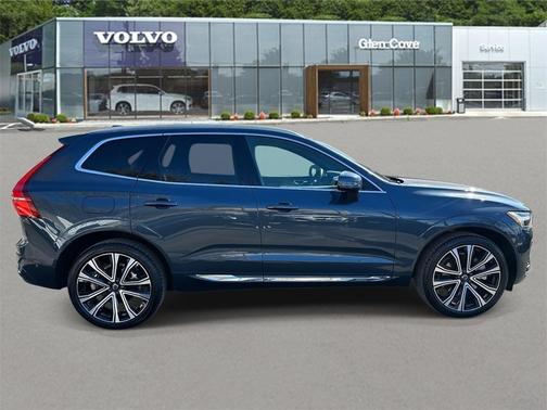 2023 Volvo XC60 B6 Ultimate Bright Theme