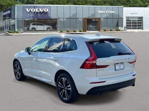 2021 Volvo XC60 T5 Momentum