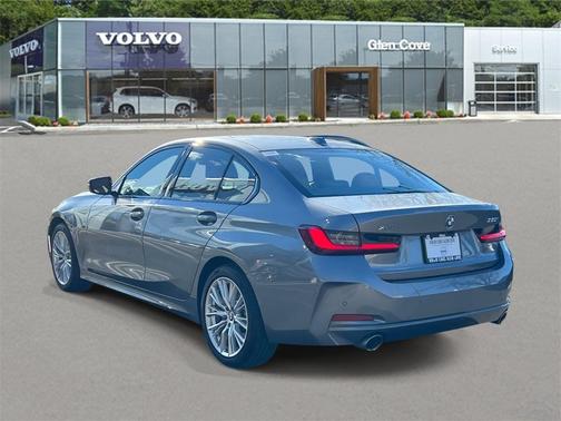 2023 BMW 330 i xDrive