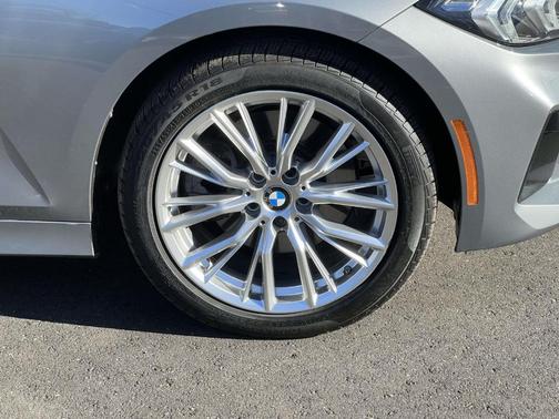 2023 BMW 330 i xDrive