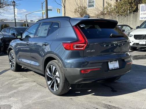 2026 Volvo XC40 B5 Ultra