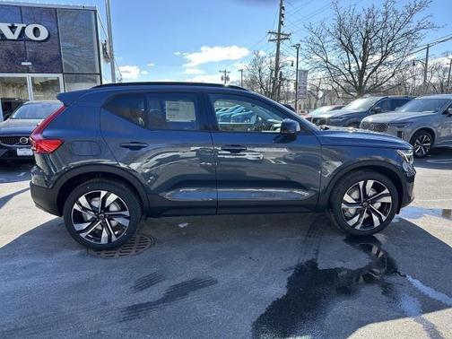 2026 Volvo XC40 B5 Ultra