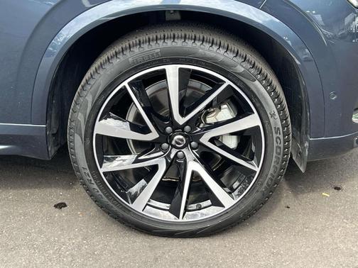 2024 Volvo XC90 B6 Plus Bright Theme 7-Seater
