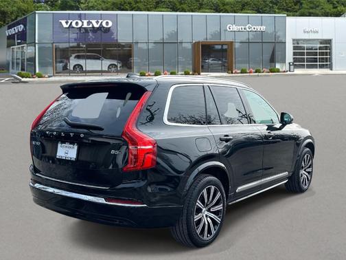 2025 Volvo XC90 B5 Core