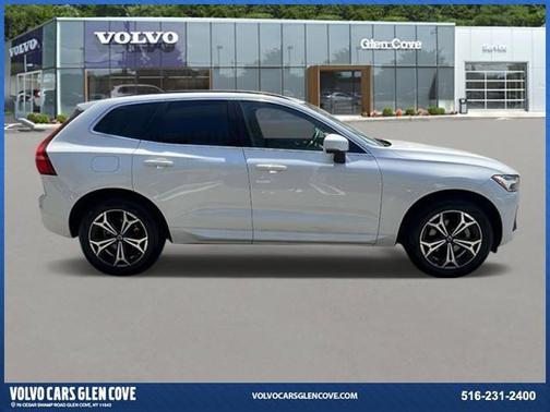2022 Volvo XC60 B5 Momentum