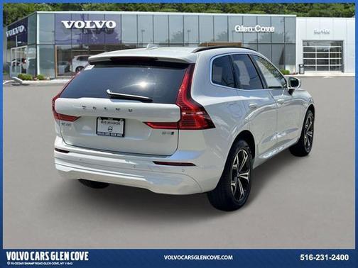 2022 Volvo XC60 B5 Momentum
