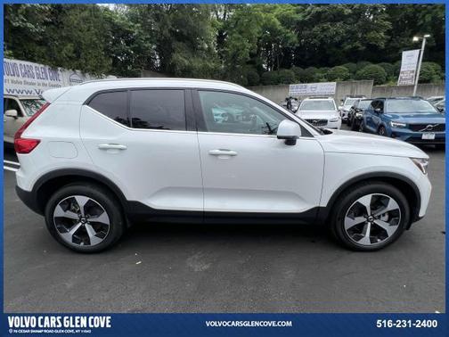 2025 Volvo XC40 B5 Core Bright Theme