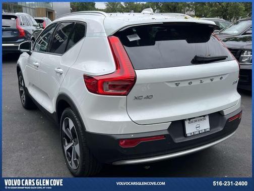 2025 Volvo XC40 B5 Core Bright Theme