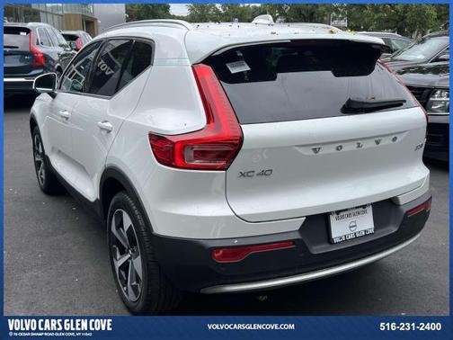 2025 Volvo XC40 B5 Core Bright Theme