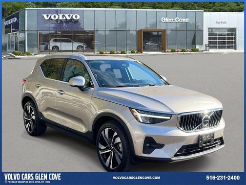 2023 Volvo XC40 B5 Ultimate Bright Theme