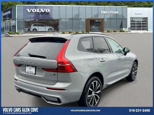 Metallic 2024 Volvo XC60 B5 Plus Dark Theme