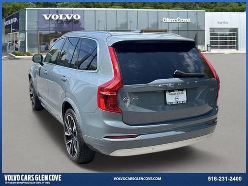 2022 Volvo XC90 T6 Momentum 7 Passenger
