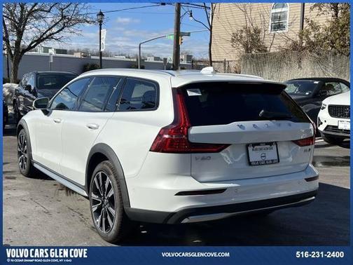 2026 Volvo V60 Cross Country B5 Ultra
