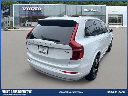 2022 Volvo XC90 T6 Momentum 7 Passenger