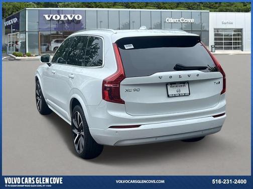 2022 Volvo XC90 T6 Momentum 7 Passenger