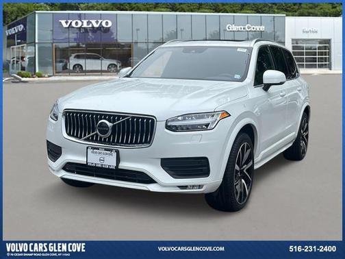 2022 Volvo XC90 T6 Momentum 7 Passenger