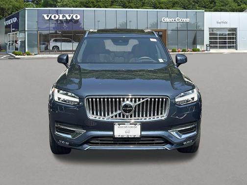 2022 Volvo XC90 T6 Inscription 7 Passenger