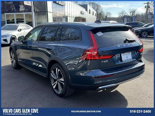2023 Volvo V60 Cross Country B5 Plus