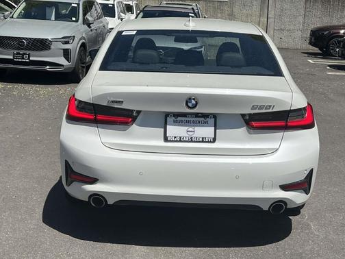 Mineral White Metallic 2021 BMW 330 i xDrive