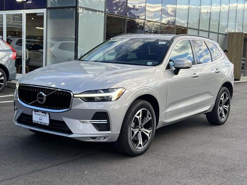 2022 Volvo XC60 B5 Momentum