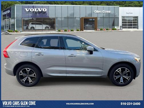 Silver 2022 Volvo XC60 B5 Momentum