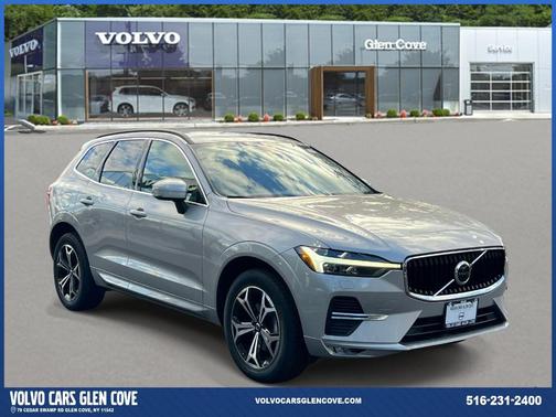 Silver 2022 Volvo XC60 B5 Momentum
