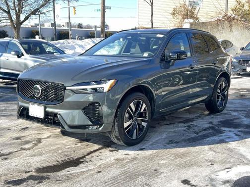 2026 Volvo XC60 B5 Plus