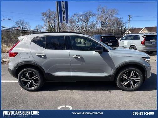 2026 Volvo XC40 B5 Core