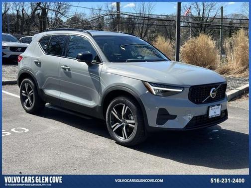 2026 Volvo XC40 B5 Core