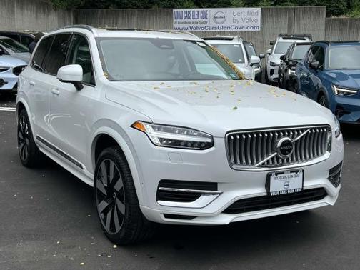 2023 Volvo XC90 Recharge Plug-In Hybrid T8 Ultimate Bright Theme 7-Seater