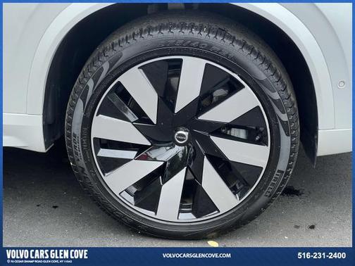2023 Volvo XC90 Recharge Plug-In Hybrid T8 Ultimate Bright Theme 7-Seater