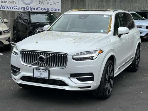 2023 Volvo XC90 Recharge Plug-In Hybrid T8 Ultimate Bright Theme 7-Seater