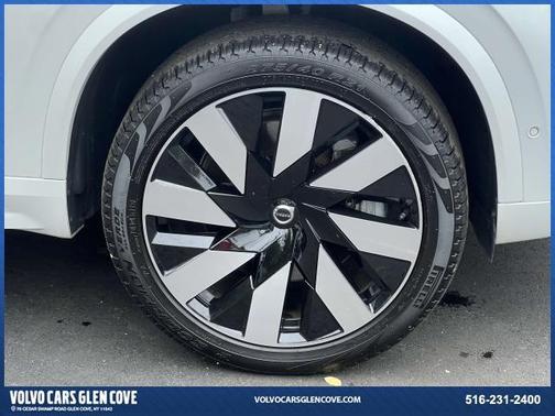 2023 Volvo XC90 Recharge Plug-In Hybrid T8 Ultimate Bright Theme 7-Seater