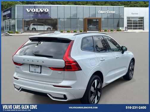 2024 Volvo XC60 Recharge Plug-In Hybrid T8 Plus Dark Theme
