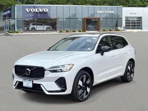 2024 Volvo XC60 Recharge Plug-In Hybrid T8 Plus Dark Theme