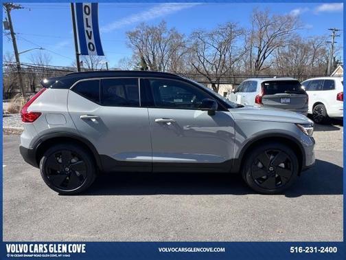 2026 Volvo XC40 B5 Ultra Black Edition