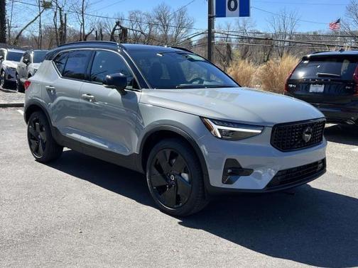 2026 Volvo XC40 B5 Ultra Black Edition