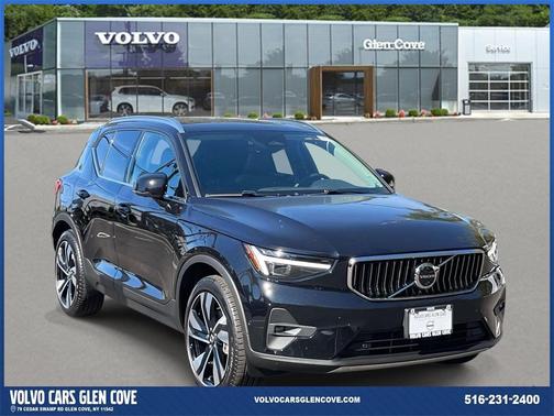 2025 Volvo XC40 B5 Plus Bright Theme