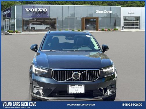 2025 Volvo XC40 B5 Plus Bright Theme